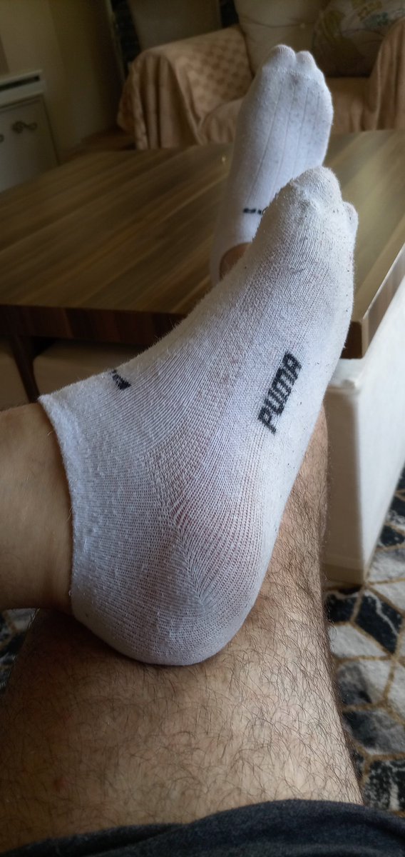 masterdeadh's tweet photo. Hangi aşağılık köpek temizlemek ister beyaz çoraplarımi 3 gündür giyiyorum https://t.co/Sb4ort4iYe