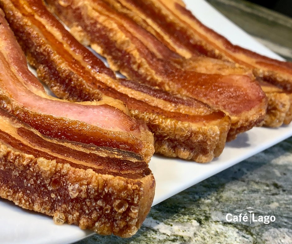 cafelagobilbao's tweet photo. Dentro de poco, ¡empieza la #AsteNagusia! 🤗
Es hora de ir cogiendo fuerzas, y para ello lo mejor es el #TorreznoPower. ¿Te apuntas? 🥓 💪🏼
☝🏼 ¡Pruébalos aquí!
📍 Calle Correo 13, Casco Viejo - Bilbao
#torreznos #Bilbao #pintxos https://t.co/OlBKg4g8qN