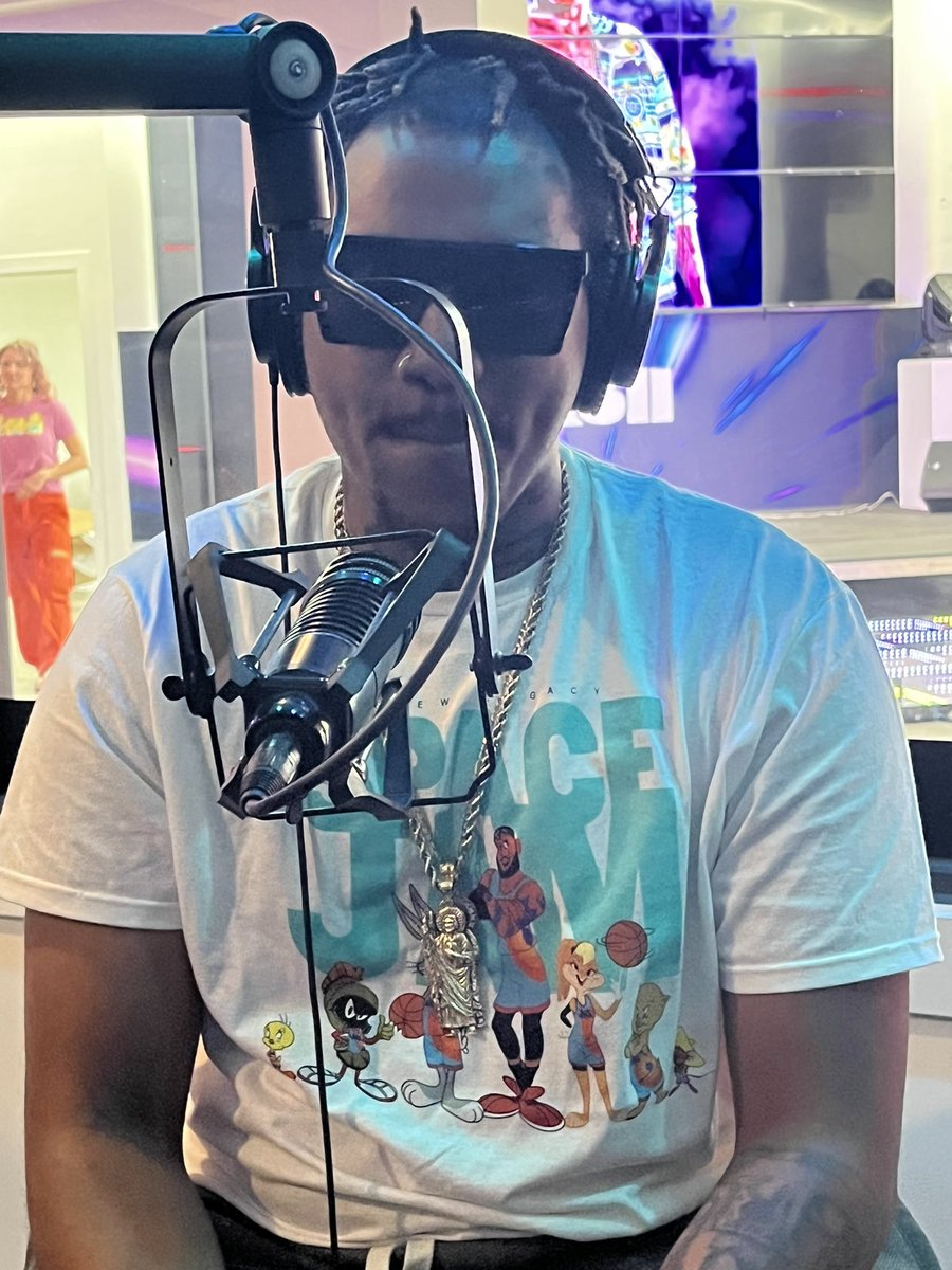 defeyeradioshow's tweet photo. @defeyeradioshow This Friday 10pm till 12am on @defeyeradio on delicious vinyl station tune in @dashradio @l.a.juice @1935st @ceolouncali @lilsicc @viralboyzworldwide 

#Defeyeradioshow  #viralboys #clubsiccs #hiphopradio 

GOTO DASHRADIO APP —-delicious vinyl @soulbrothervluv https://t.co/25zlvlJQ1D