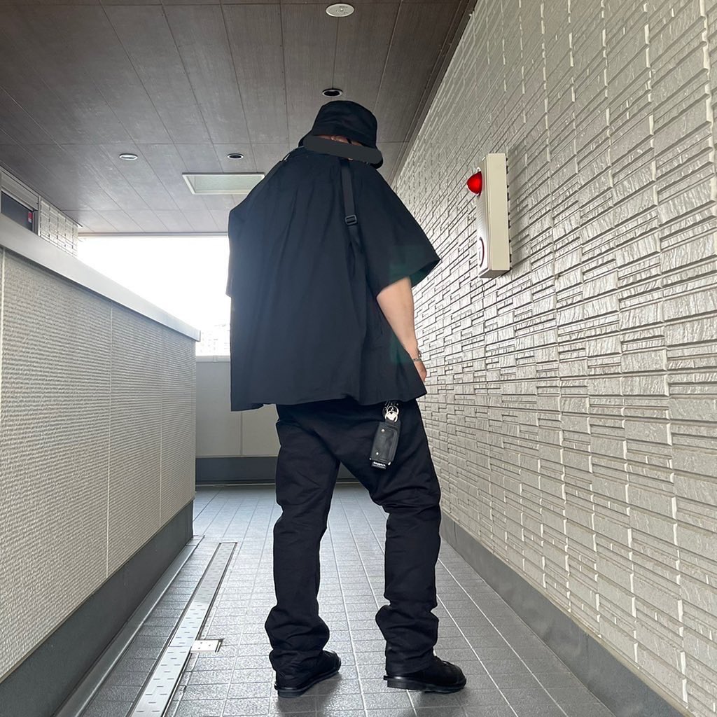 u___0306's tweet photo. #kijimatakayuki
#graphpaper
#hlvtc
#tuki_collectible_costumes
#原田服飾研究所
#dsptch #bagjack
#trippen #trippenshoes
#tiffany #tiffanymakers
#tagheuer #airinum
グラフペーパーの半袖シャツ、「do not wash」と書いてあったので、うるせえよと洗濯機に。
ドレープ感が少し消えた。 https://t.co/RstN1F0Ap1