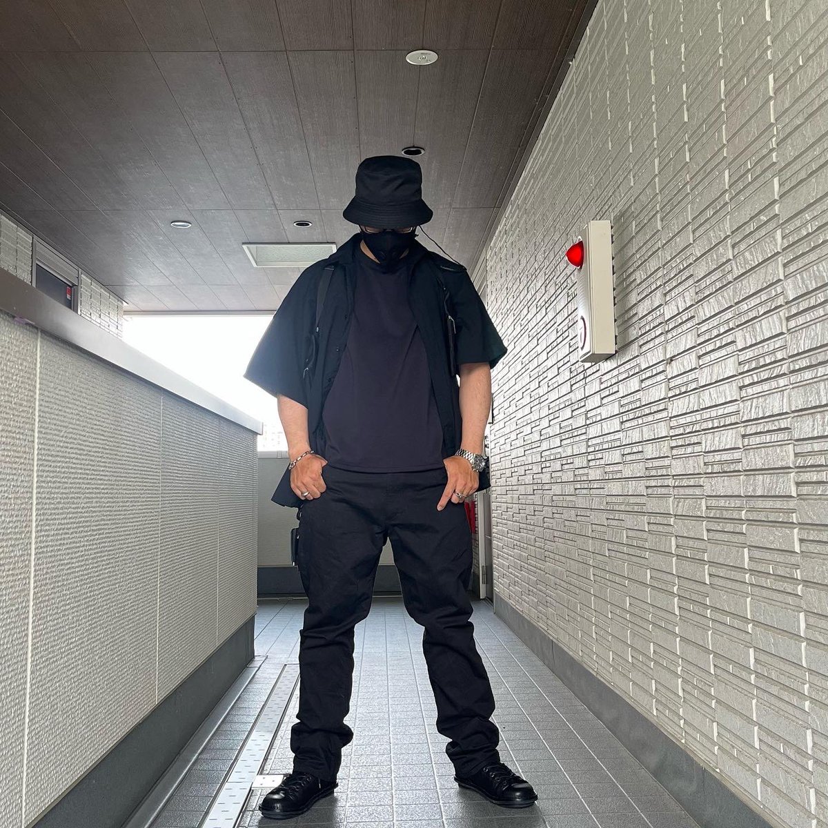 u___0306's tweet photo. #kijimatakayuki
#graphpaper
#hlvtc
#tuki_collectible_costumes
#原田服飾研究所
#dsptch #bagjack
#trippen #trippenshoes
#tiffany #tiffanymakers
#tagheuer #airinum
グラフペーパーの半袖シャツ、「do not wash」と書いてあったので、うるせえよと洗濯機に。
ドレープ感が少し消えた。 https://t.co/RstN1F0Ap1