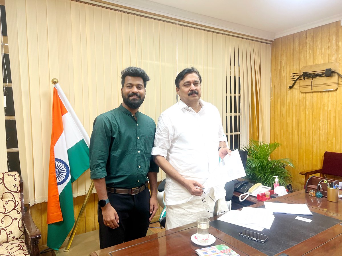samaneu's tweet photo. Engaged in a very useful and productive discussion with The Honourable Minister Shri. V Abdurahiman (Minister for Fisheries, Harbour engineering, Fisheries University,Sports,Wakf and Haj Pilgrimage,Posts and Telegraph, Railways Government of Kerala).

#samaneusatheesh #samaneu https://t.co/hivtyjEKgI