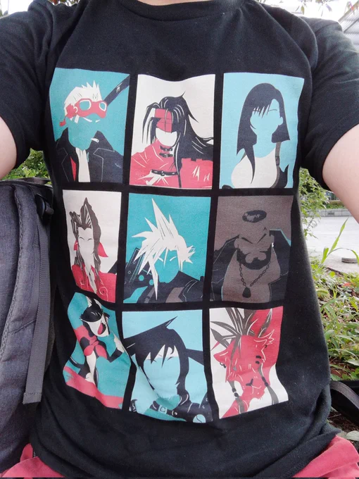 このTシャツ20人くらい褒めてくれて嬉しかったわぁ〜ん!良いよねこの謎の非公式Tシャツ 