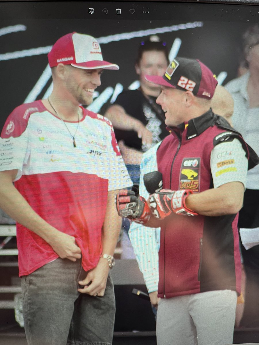 JelleyAndrew's tweet photo. @btsportmotogp @denkmit Captions please, or a retweet. https://t.co/XtO3QAbAqs