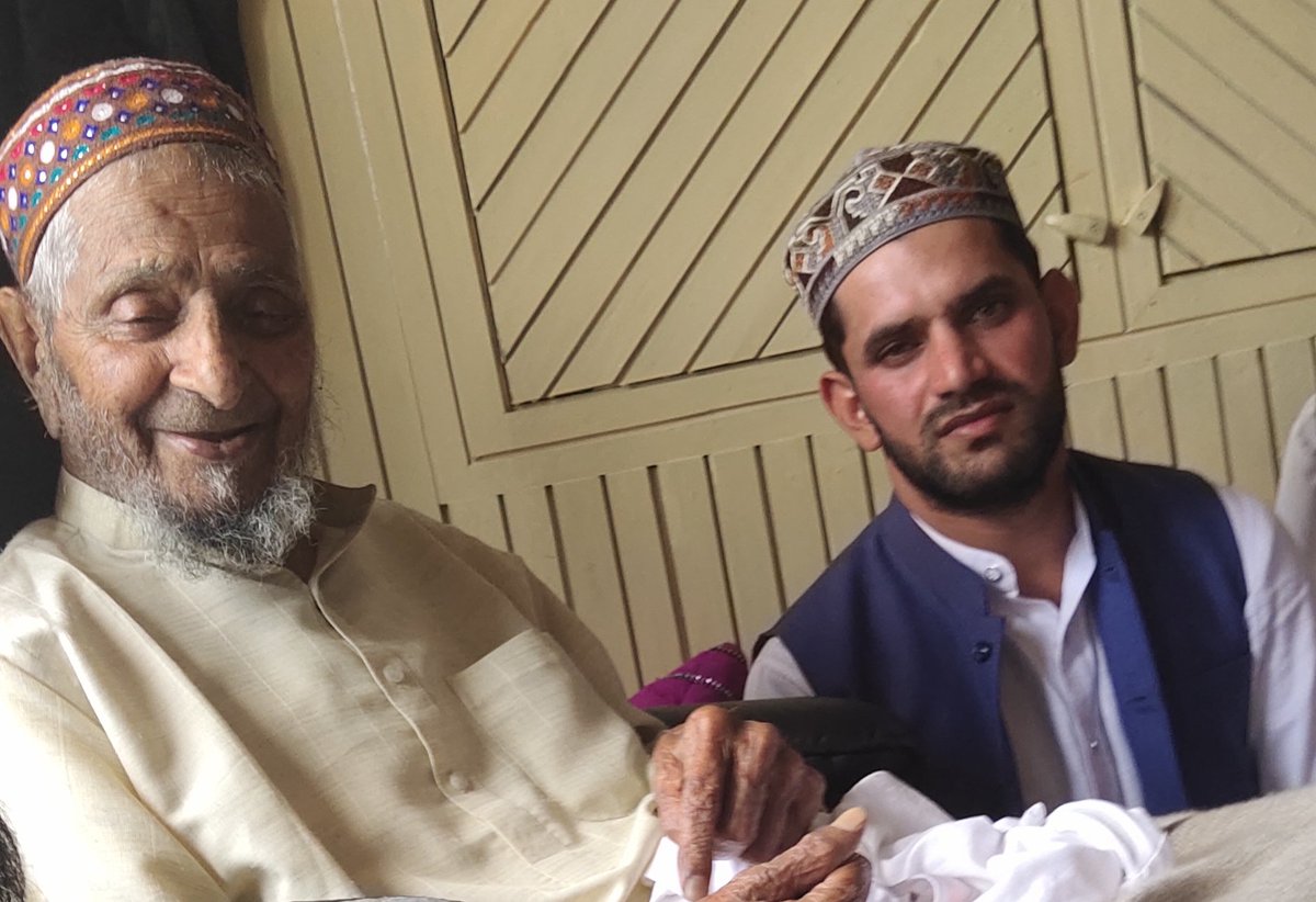 Er_Saleem_Ch_96's tweet photo. Janab Hazrat Mian Bashir Ahmed larvi Sahib will you always be in our hearts. May Allah bless you with the highest place in heaven's
#AMEEN_YA_ALLAH 

First death anniversary of Mian Bashir Ahmed Larvi https://t.co/o0ffdMCgnI