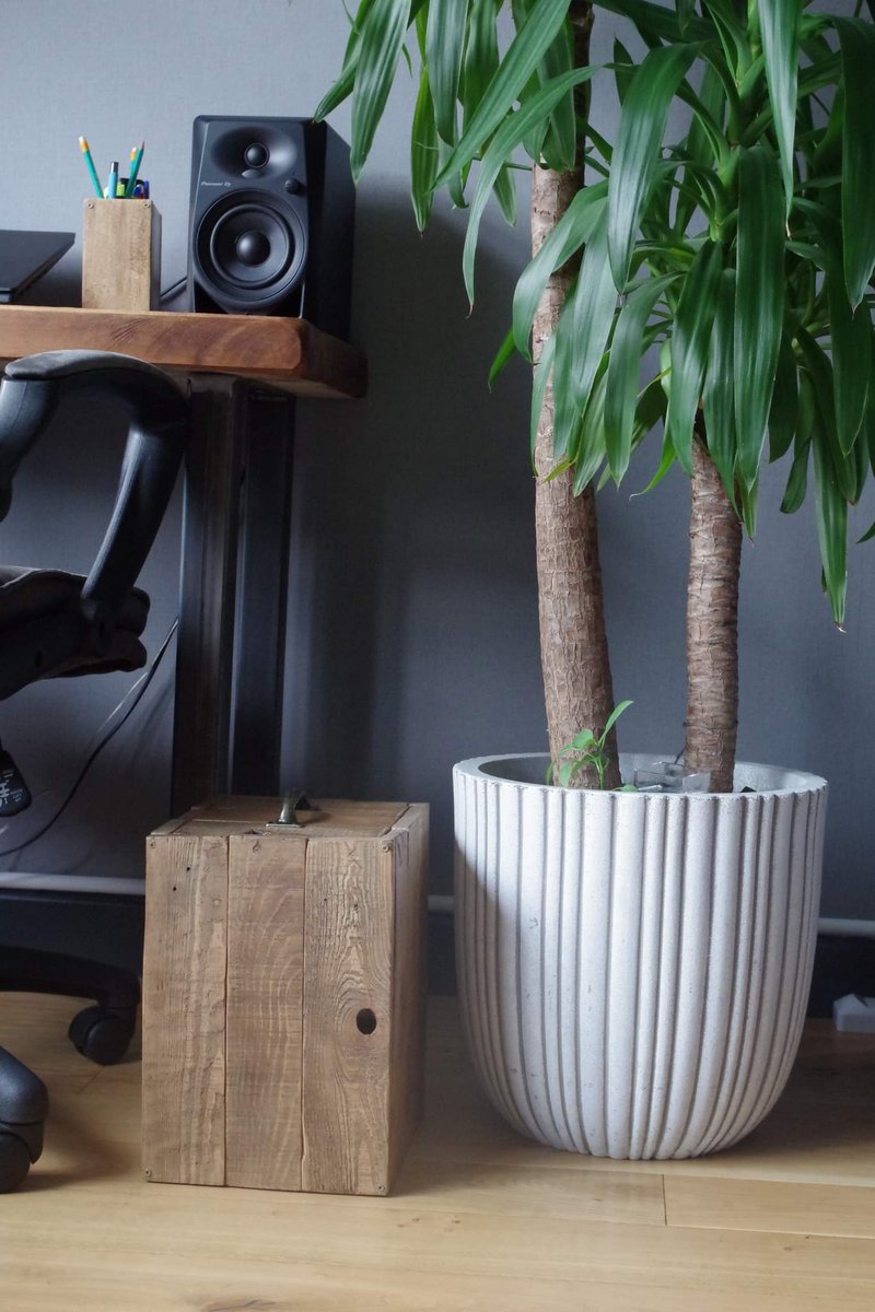 Original4UU's tweet photo. https://t.co/sUkR00L9sj #woodenbin #cottagestyle #foreststyle #farmhouse #handmadebin #bin #beautiful #rusticbin #bin #trashcan #homeoffice https://t.co/VvKdiypS0R
