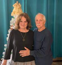 Iliababy's tweet image. "When I was working for Elvis, Jo and I spent a long time apart. And what time we’ve got left, we try and spend together. Because we have that fear that if it can happen to Elvis Presley, hell, it can happen to us, maybe tomorrow."#beautifulpeople #BillySmith #Jo #ElvisWeek2022