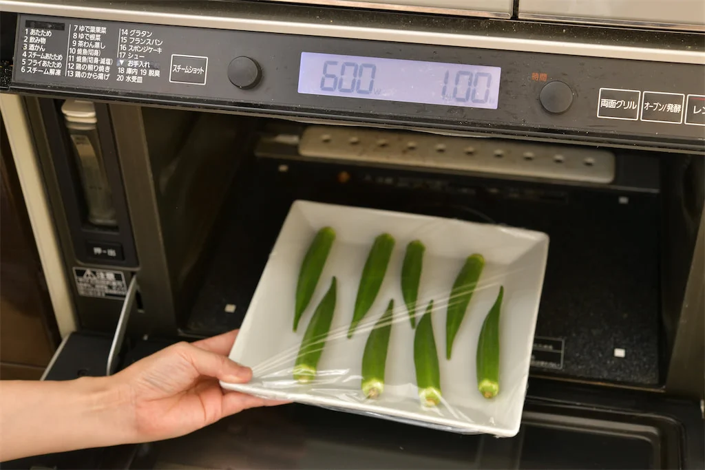 オクラを茹でるのは実はNG！？栄養を考えるなら『レンチン』がベスト！