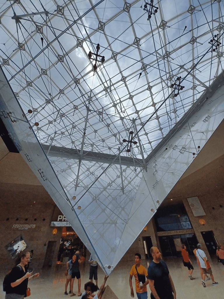 explorytales's tweet photo. The famous Louvre pyramid is breathtaking but I prefer its subterranean sister. 🔺🔻

#louvre
#pyramid
#davincicode https://t.co/uNLKzP6rhZ
