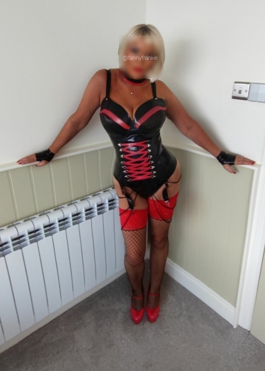 ♠️👠🔞GILFILICIOUS 🔞👠♠️ on X: Latex Gilf in need of Ultimate  Attention!🔥❤️⚡🔥#latex #heels #fishnetstockings t.co8WHEjGVSTJ   X