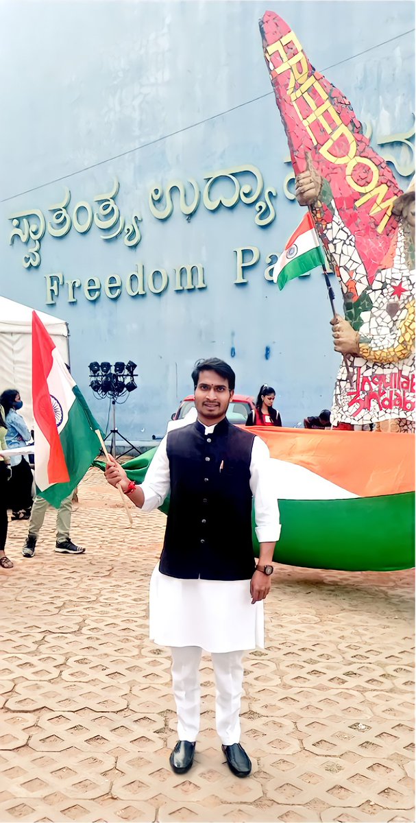 nhgasti's tweet image. Very Much Proudly I Received &quot;Indian Icon Award-2022&quot; I would like to say very Much Thanks to Swarna Bharat Foundation Honored Me And Given Award At Freedom Park Bangalore.
ನಾನು ಮಾಡುವ ಸಮಾಜ ಸೇವೆ ಗುರುತಿಸಿ ಸ್ವರ್ಣ ಭಾರತ್ ಫೌಂಡೇಶನ್ ಅವರು ನನಗೆ ಇಂಡಿಯನ್ ಐಕಾನ್ ಅವಾರ್ಡ್ -2022 ಪುರಸ್ಕಾರ ನೀಡಿದರು.