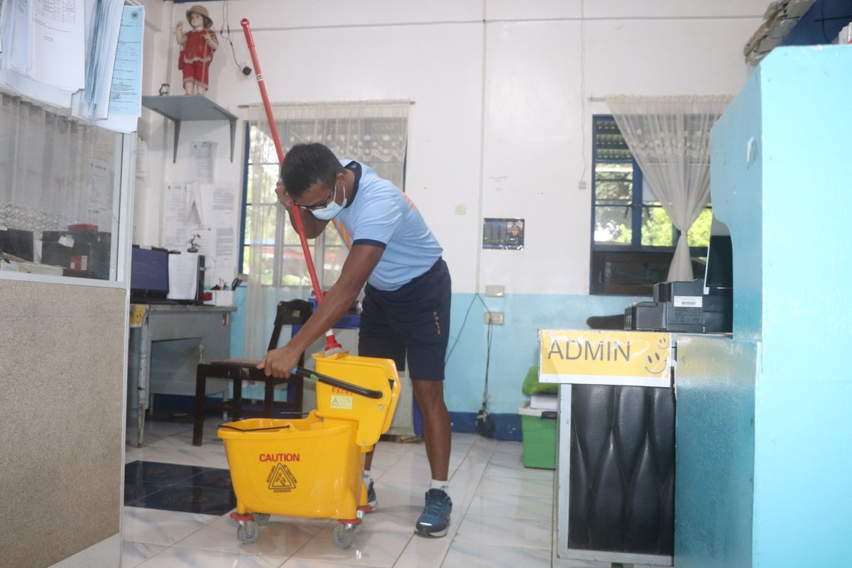 bukpclo's tweet photo. On August 14, 2022 personnel of this office with the supervision of PMAJ KINTHUR E TANDOG, Officer-In-Charge BUKPFU, conducted general cleaning within the office premise. This activity is in line with the C, PNP’s guidance in adherence to Intensified Cleanliness Policy (ICP) https://t.co/PIkuKr74cl