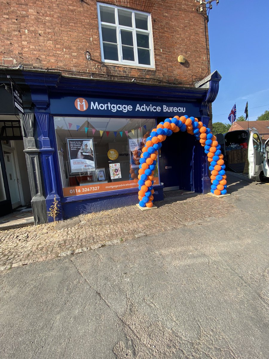 #balloonarch this morning on this lovely warm day 🎈☀️