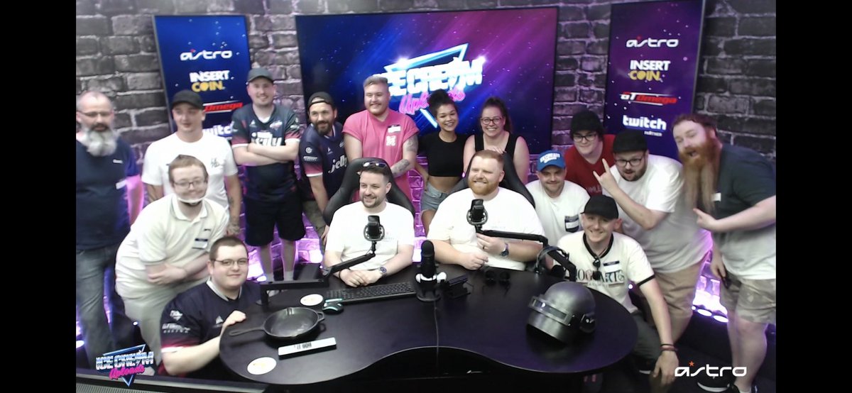 mrslotus123's tweet photo. Thought I’d add this from yesterdays #wemeetyou @Gaming_lotus @IceCreamUploads @Graham_Day @BigHamish88 @WeveGotBibinho @NakedNeil26 tag yourselves guys! https://t.co/XhSumOPDZv