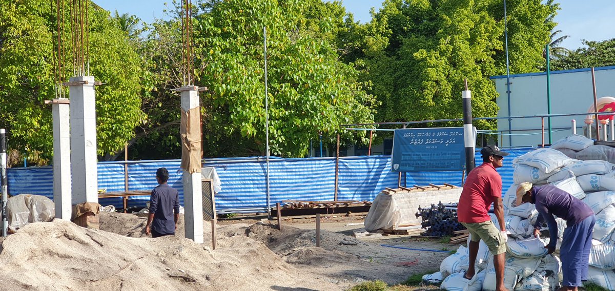 MolhadhoCouncil's tweet photo. Construction of 3 classrooms @ Molhadhoo School 
The building is a two story building and the completion of the building will solve the space constraints faced by the school. https://t.co/DXexVrqWDy