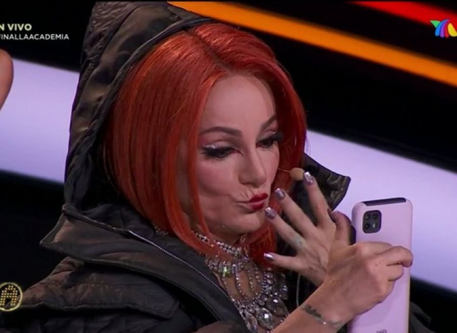 ClauIVP's tweet photo. 🤣🤣🤣🤣🤣 sigo siendo 🤣🤣🤣😘🤣 https://t.co/HVhNKv44PO