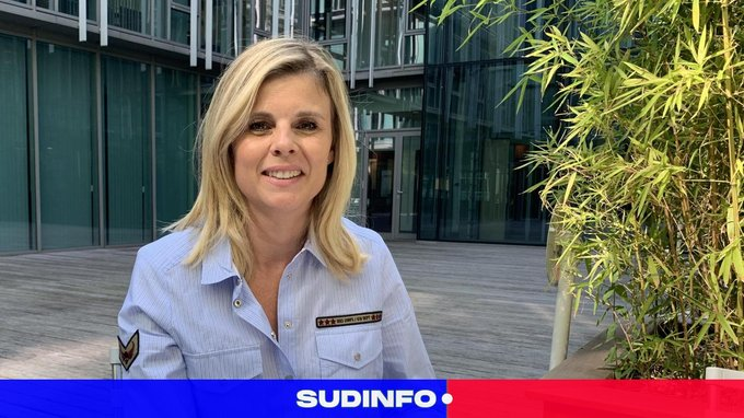 Rencontre avec <a href="/CaroFontenoy/">Caroline Fontenoy</a> , le visage du JT de <a href="/RTLTVI/">RTL tvi</a>: «Un passage en politique, comme #HadjaLahbib? Pour moi, la question ne se pose pas» sudinfo.be/id481226/artic…