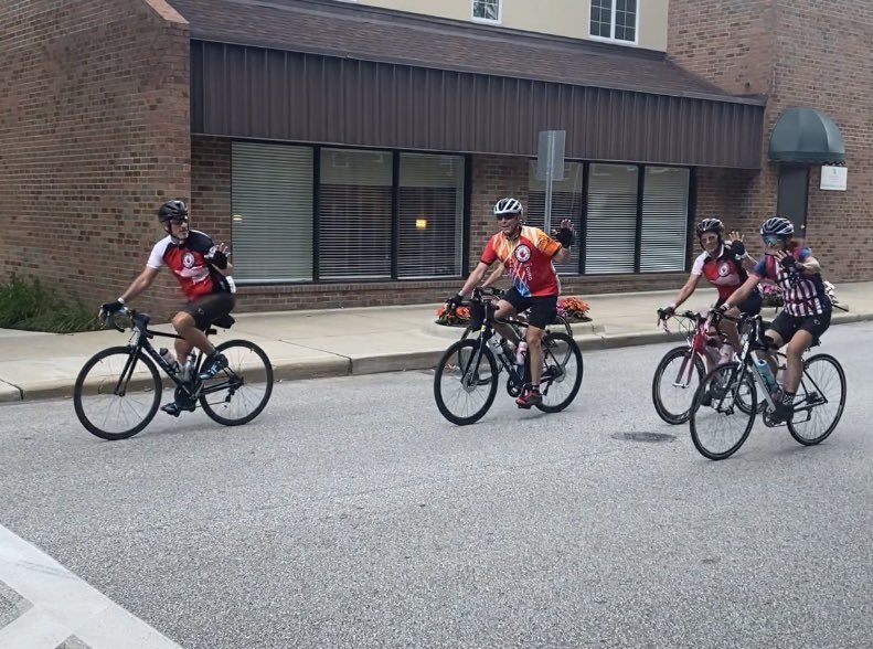 RLMjrArts's tweet image. Berea hosted the MS150 start and finish last weekend amazed by my team #teamlefthand , all that rode, and those that cheered or made it possible . #crushMS  !