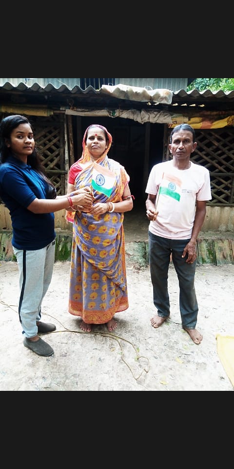 NssBeldaUnit1's tweet photo. Our NSS volunteer is involved in door to door campaign for Har Ghar Tiranga under Azadi ka Amrit Mahotsav @HarGharTiranga_ @NSSUnit2_Belda @_NSSIndia @nss_unit_sac @azadika https://t.co/q06c398x0r
