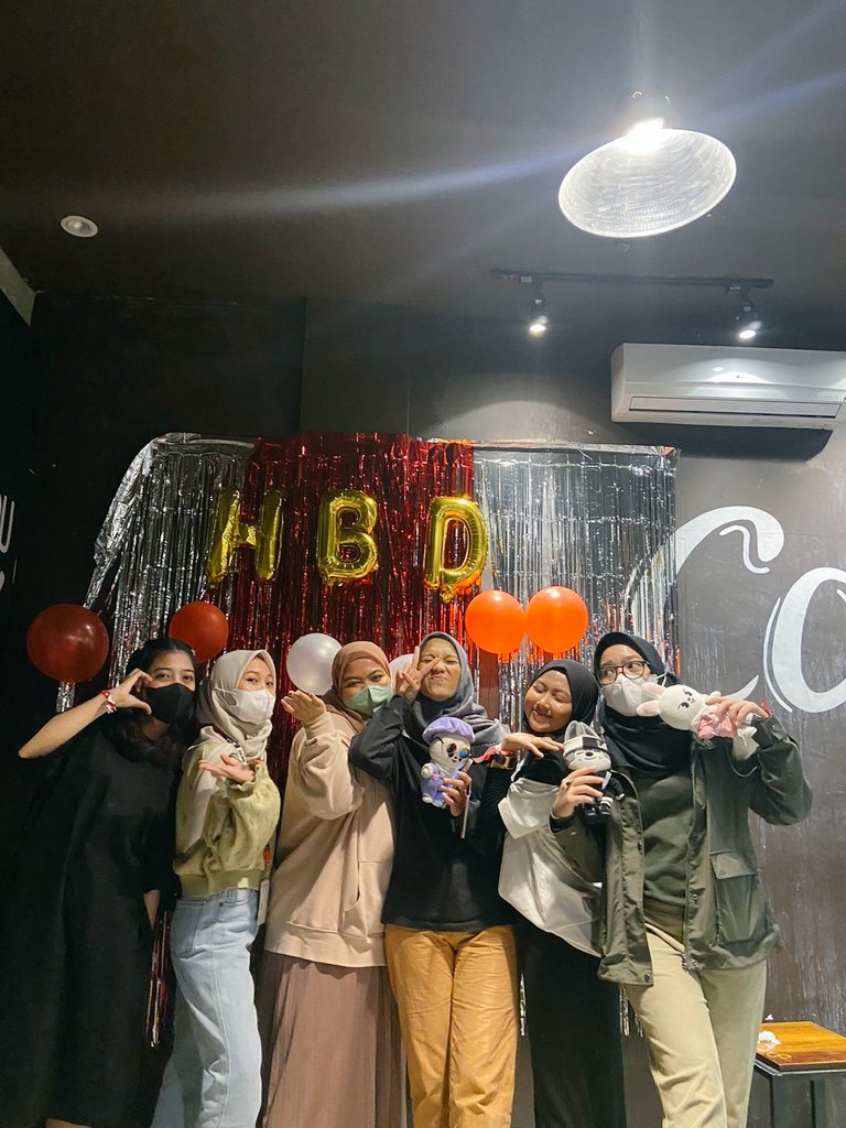 bebibread's tweet photo. Thank you @Bin_GaHayu ❤
Seru banget asliiii menang game kelompok 🙈 see u next event hihihi
Thank u STAY ❤ lopyuuuu https://t.co/cefMAaEj4d