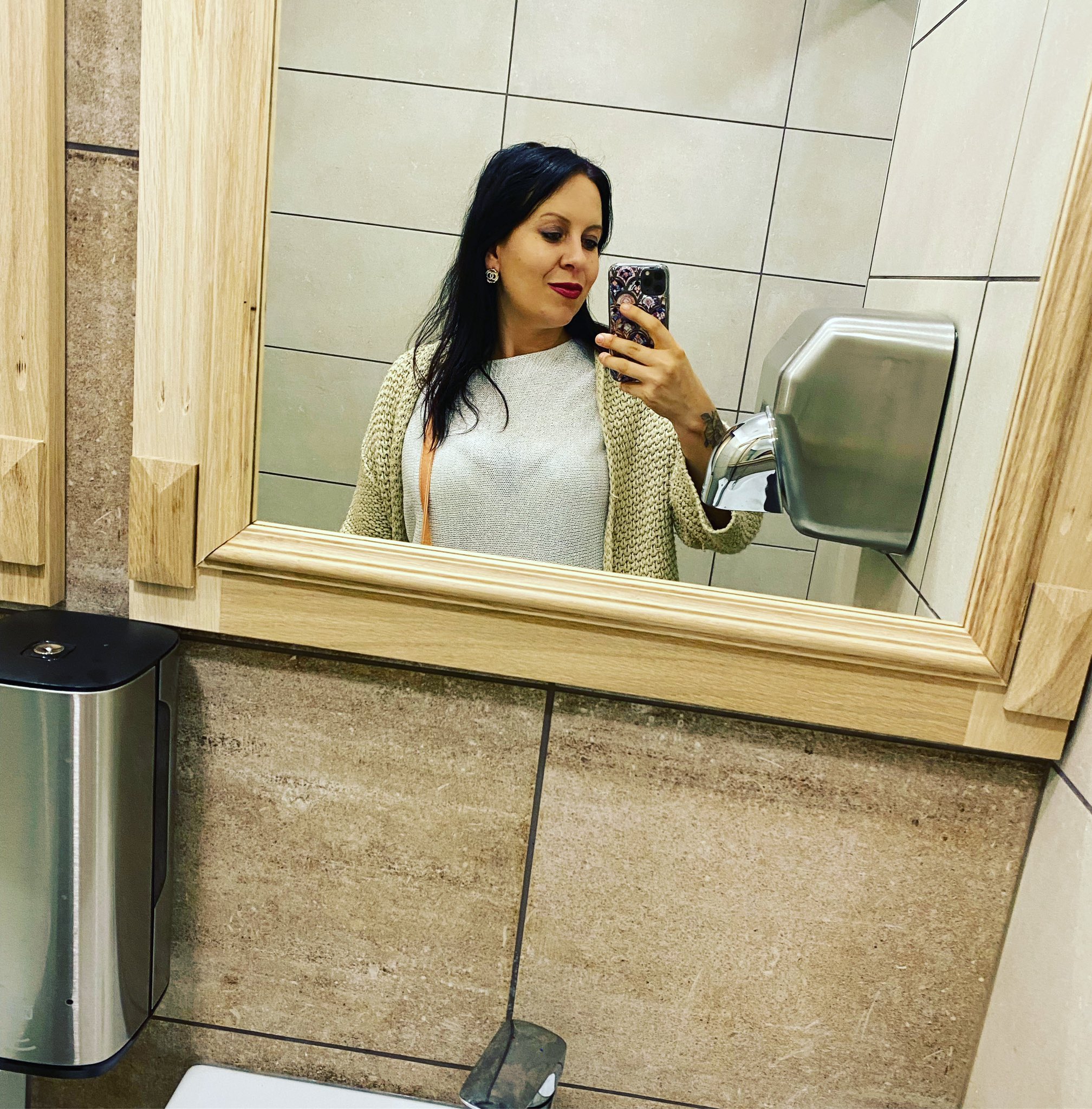 Besty (Bestygood) / Twitter