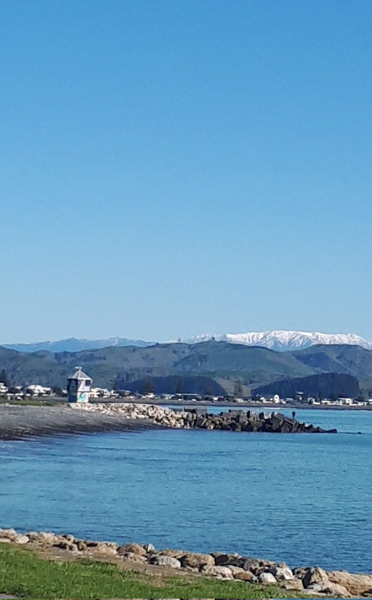 A stunning Hawke's Bay day:  
With added snow on the Kawekas!