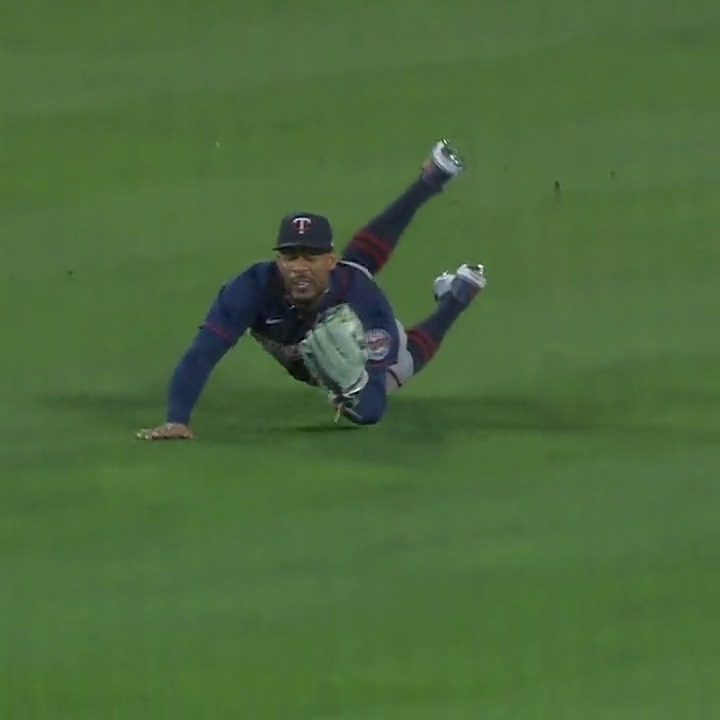 byron buxton diving catch