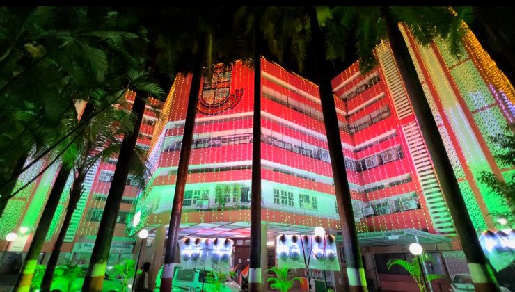 MiraBhayanderKr's tweet photo. MBMC Building decorated with Tri Colour lighting.... https://t.co/SWtrie3WUP