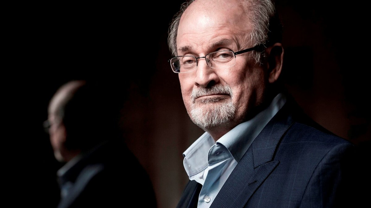 soniabhatnaga's tweet photo. "Realism can break a writer's heart" 
#SalmanRushdie #onetruesentence https://t.co/KzdtCD41E2