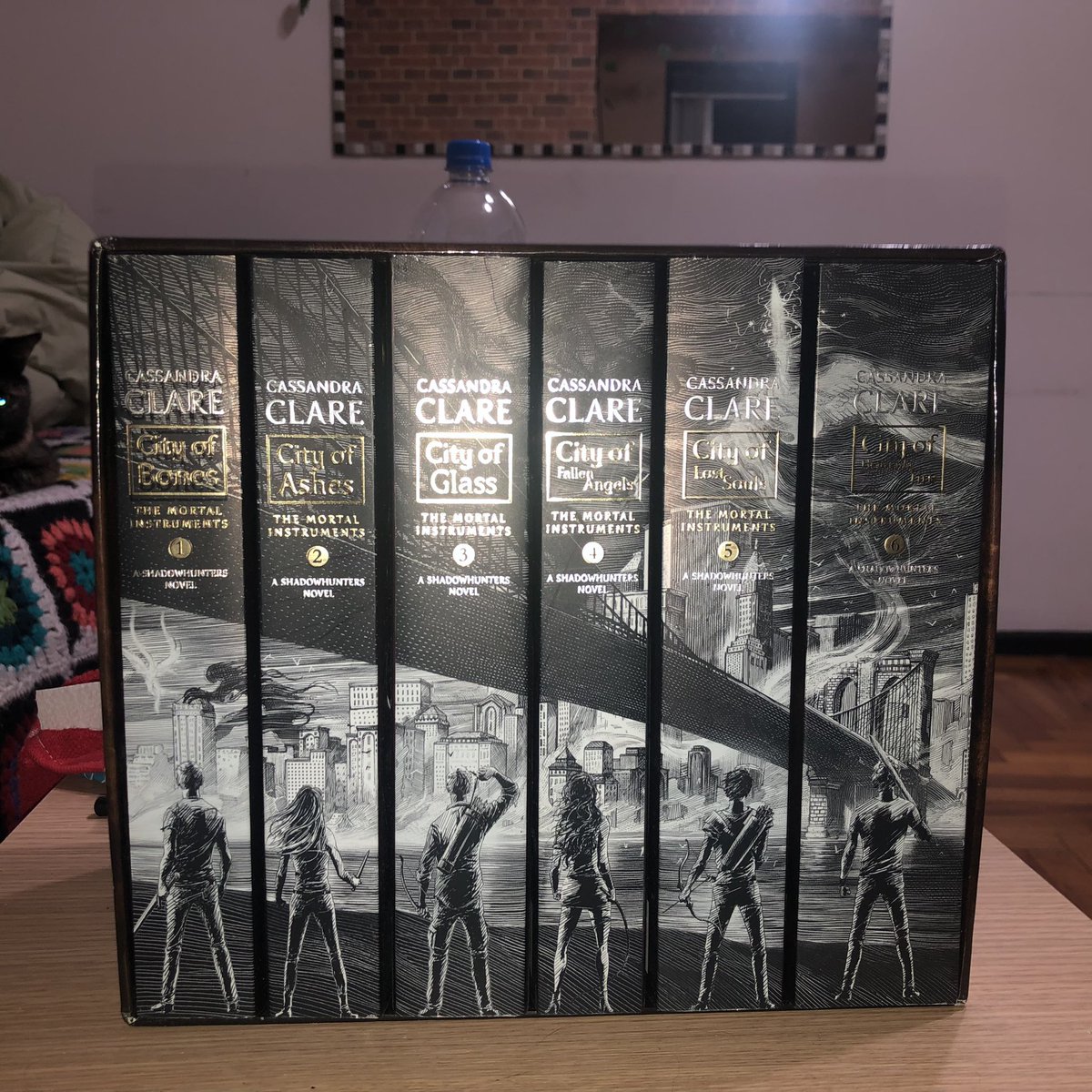 lounfrendly's tweet photo. VENDO COLECCIÓN COMPLETA THE MORTAL INSTRUMENTS
PRECIO : 14k
ENTREGAS: BARRIO CHINO, PARQUE CENTENARIO
.
.
.
.
.
.
.
.
.
.
.
#libros #librosusados #ventalibros #wtsarg #arg https://t.co/GGvvlVl5o6