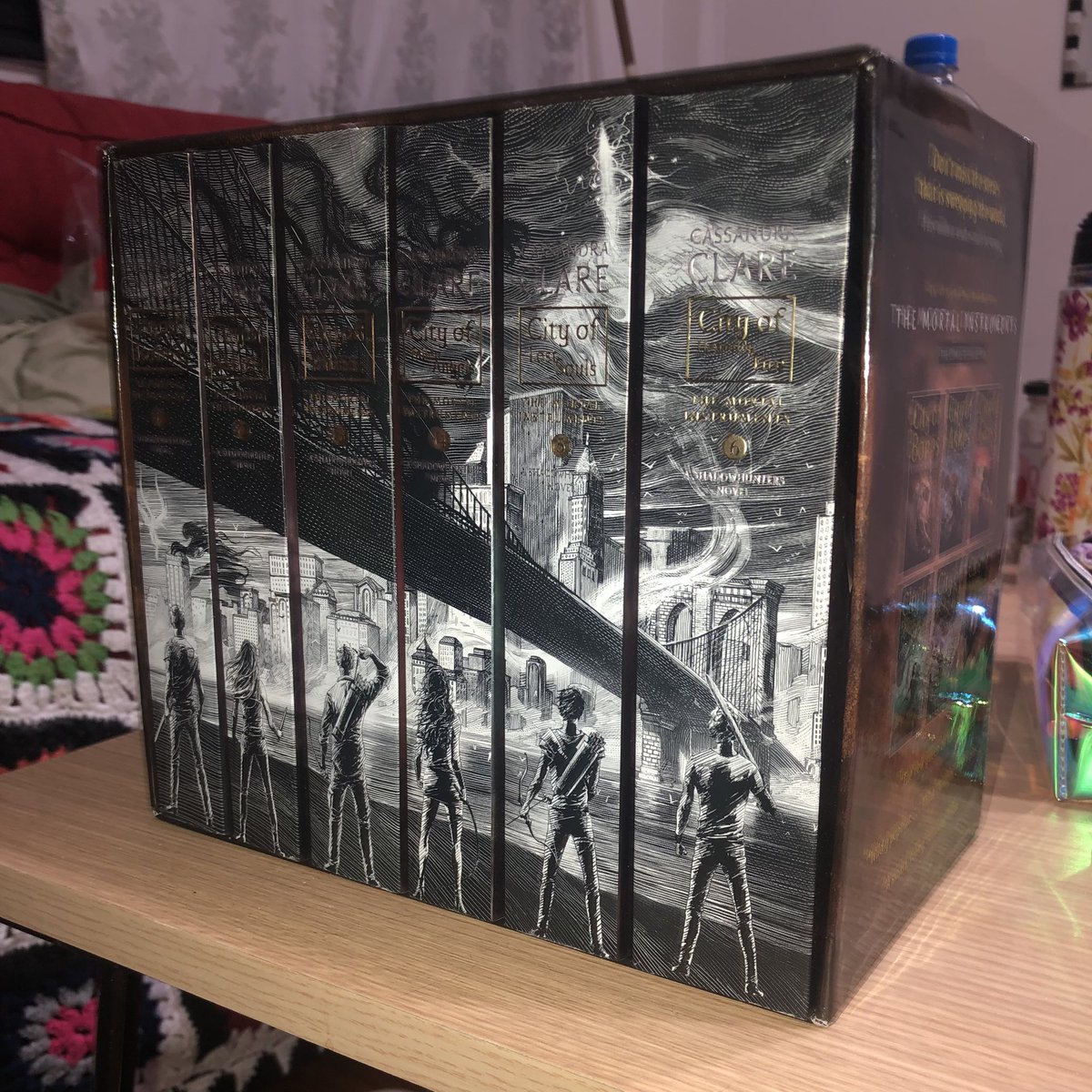 lounfrendly's tweet photo. VENDO COLECCIÓN COMPLETA THE MORTAL INSTRUMENTS
PRECIO : 14k
ENTREGAS: BARRIO CHINO, PARQUE CENTENARIO
.
.
.
.
.
.
.
.
.
.
.
#libros #librosusados #ventalibros #wtsarg #arg https://t.co/GGvvlVl5o6
