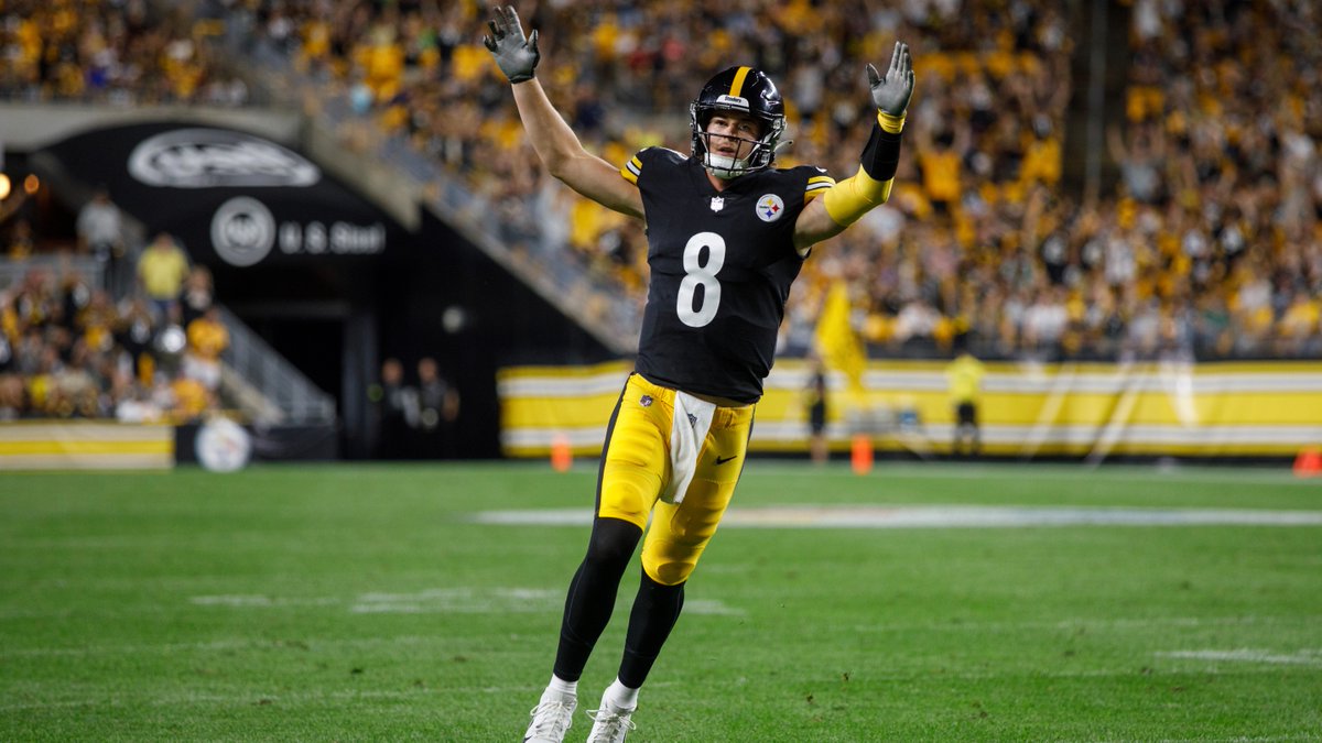 .<a href="/kennypickett10/">Kenny Pickett</a> did this in his debut last night:

-13/15
-111 total yards
-2 TDs
-132.6 passer rating
-GW drive

Pretty good. <a href="/steelers/">Pittsburgh Steelers</a>