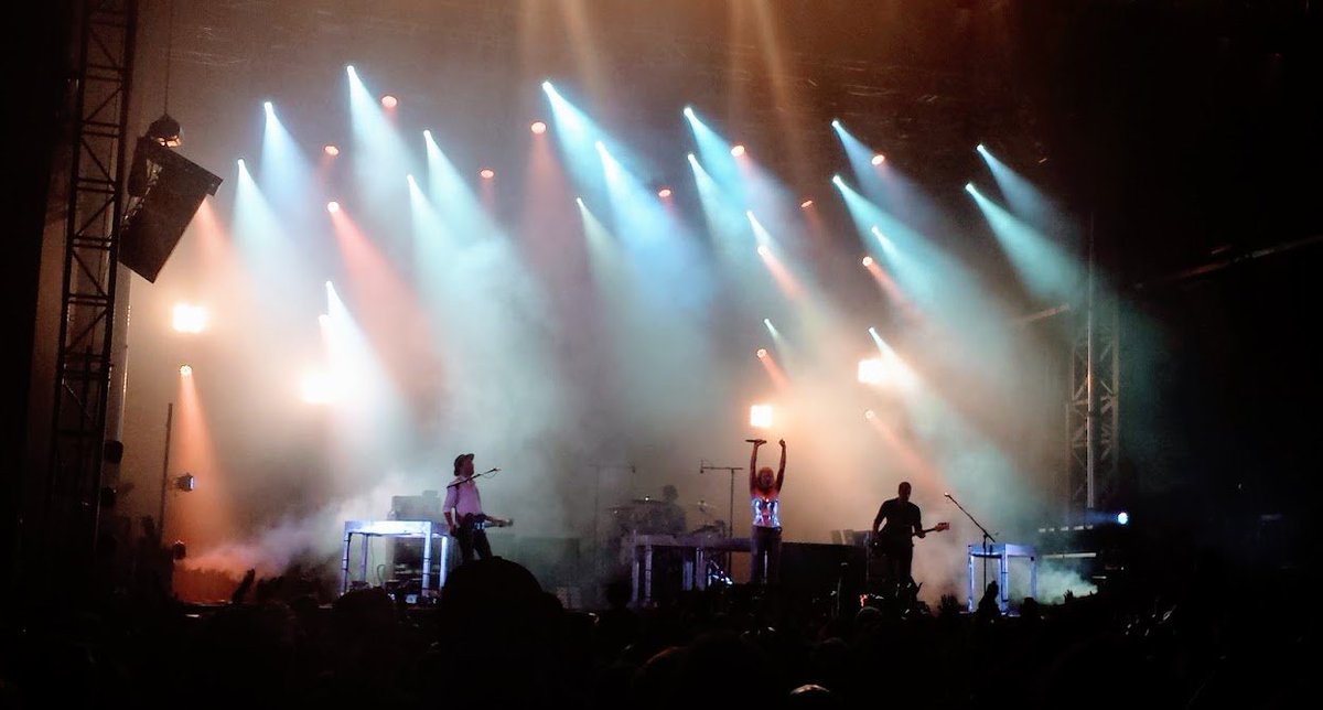 midnightmusichr's tweet photo. @altregan @RadioMadison @altnation @themossband_ @CHVRCHES Yo'r in my head @KyleIsUp @RadioMadison @altnation!
One of the most awesome fest's I ever worked was #RTS2016 by atomiqueproductions headline @METRIC
Here's some a few early cameraphone snaps of mine, and some some pro shots Aug 12 '22 Vic by @magmazing
https://t.co/A6d3P4ZeOT https://t.co/Z9MqsR69Qu
