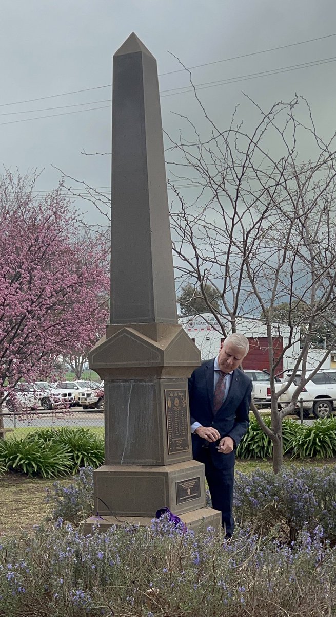 M_McCormackMP's tweet photo. #Illaboโs best and bravest have a new plaque to recognise those who served in World War II and post 1945 conflicts and operations, with funding from the Saluting Their Service Commemorative Grants program.
An honour to unveil the plaque at its dedication.
#TYFYS #LestWeForget https://t.co/HrnPdciAkH