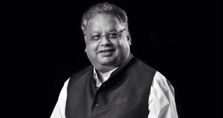 hn_kedia12's tweet photo. End of An Era...!!
His death summarised is own quote...
"No one can predict Death, women, market and 
Weather"  U will be missed SIR #Rakeshjhunjhunwala https://t.co/XRXcyBx5NS