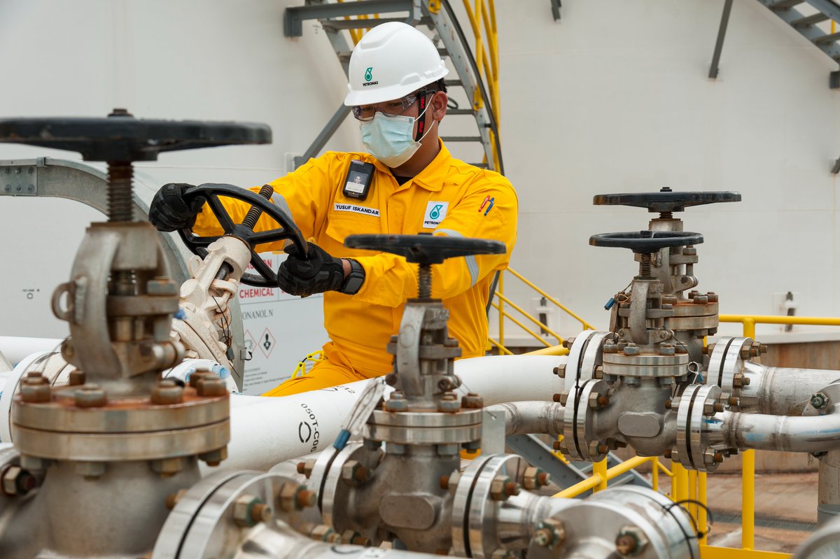 Petronas's tweet photo. Do you have smart valve technology solutions to mitigate valve passing at piping and pipelines? Submit your proposal at https://t.co/4hO6JvgZk1 and stand a chance to see your technology demonstrated at PETRONAS asset.
#PETRONAS #PassionateAboutProgress #PETRONASTechChallenge https://t.co/MZPoYOvTnd