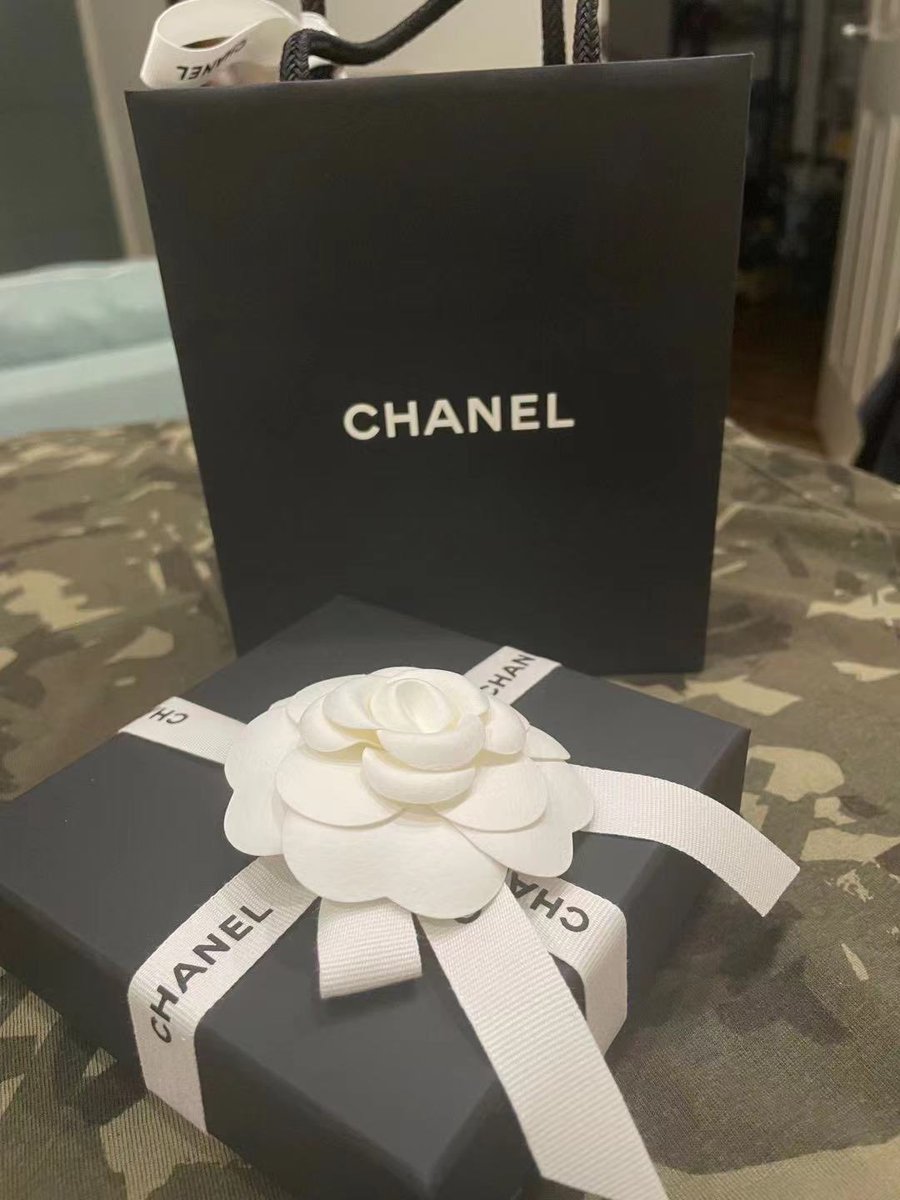 Alicia__ya's tweet photo. The gift has been bought. I hope to see the day you put it on

#วันนี้แม่ๆซื้ออะไรให้ซีพฤกษ์
#ZeePruk https://t.co/mj0TWLh1s5