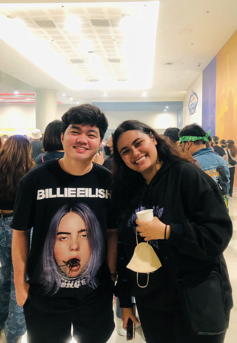 ivans028's tweet photo. made me even happier seeing @nisanuggets ❤️

#HappierThanEverMNL #BillieEilishMNL https://t.co/djyCnsR3Qt
