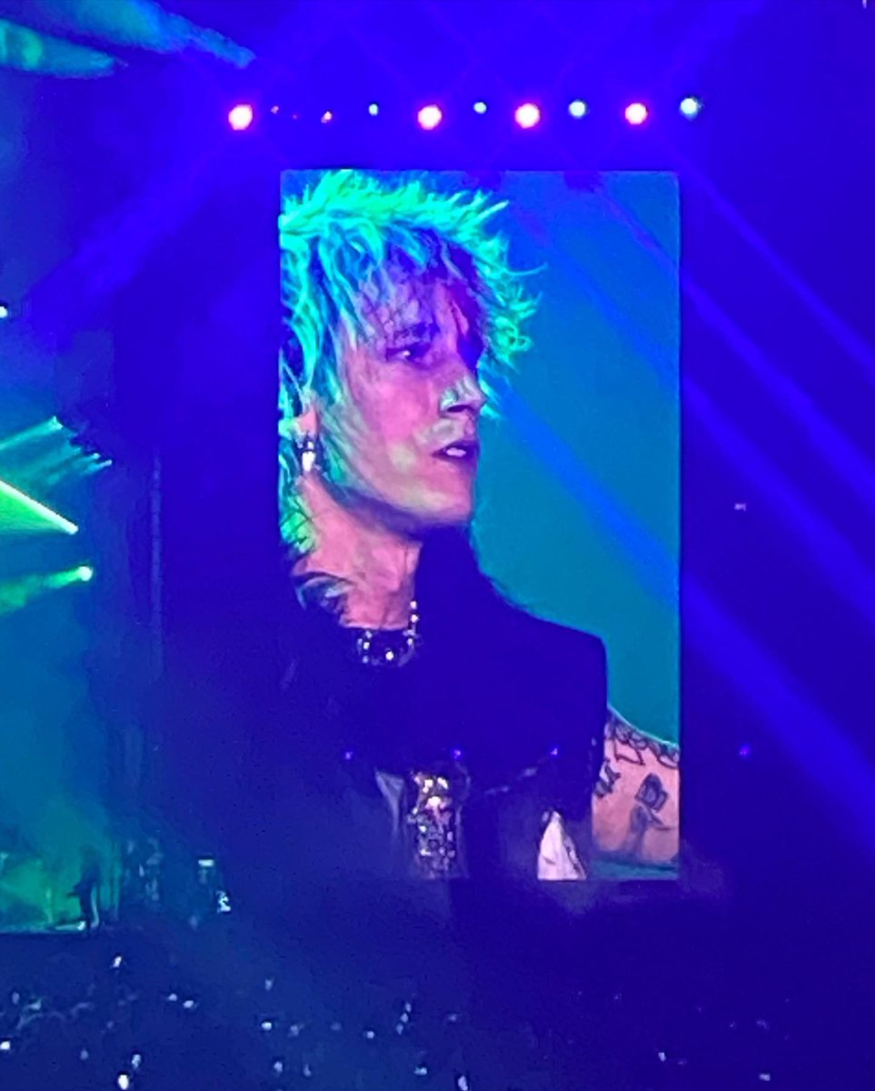 _rileynicoleee_'s tweet photo. National MGK Day, Zipline, Wine Glass Smashed, Summersault, Undressed on stage, SOLD OUT IN CLEVELAND MGK DID THE DAMN THING https://t.co/FbC53iwf6h