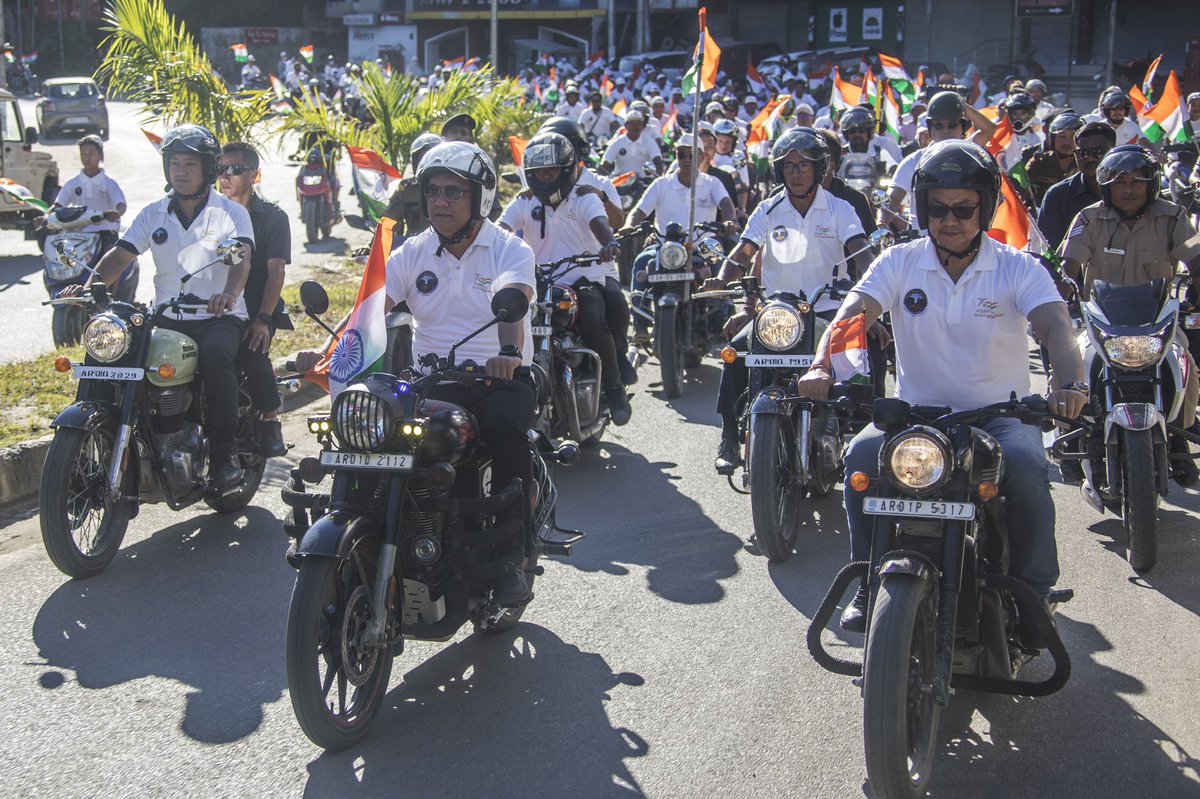 PemaKhanduBJP's tweet photo. भारत माता की जय 🇮🇳

Let patriotic feeling kindle in our hearts.💖

Happy to have joined Bike Rally to celebrate grand #IndiaAt75 with Hon Union Minister Shri @KirenRijiju Ji, Itanagar Mayor Tame Phassang &amp; a large number bikers, as part of the #HarGharTirangaCampaign, today. https://t.co/0aVKsI7yYx