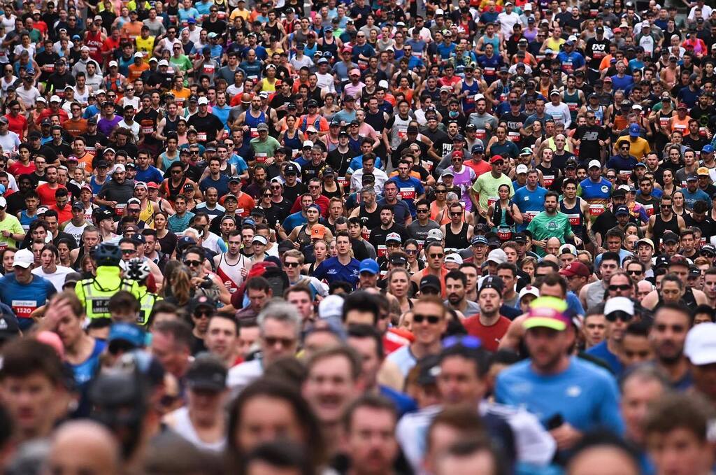 SaphorePhoto's tweet photo. Participants take part in the annual City2Surf fun run in Sydney, Sunday, August 14, 2022. The 14km City to Surf fun run returns after a two-year COVID-19 hiatus. 📸 for @australianassociatedpress

#city2surf #photojournalism#documentaryphotography #r… https://t.co/U7EExCJL3p https://t.co/AzchwFoV3O