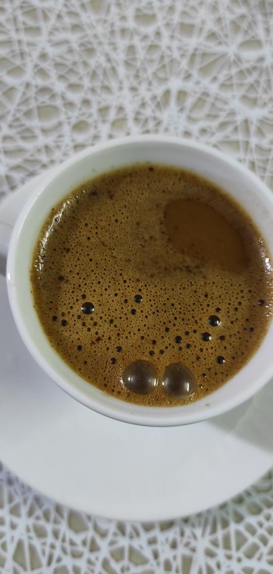 أنا مُدينة لكَ، بوعد وموعد، ولقاء وفنجان قهوة، ومئة سنة من الصمت، والنظر إليك