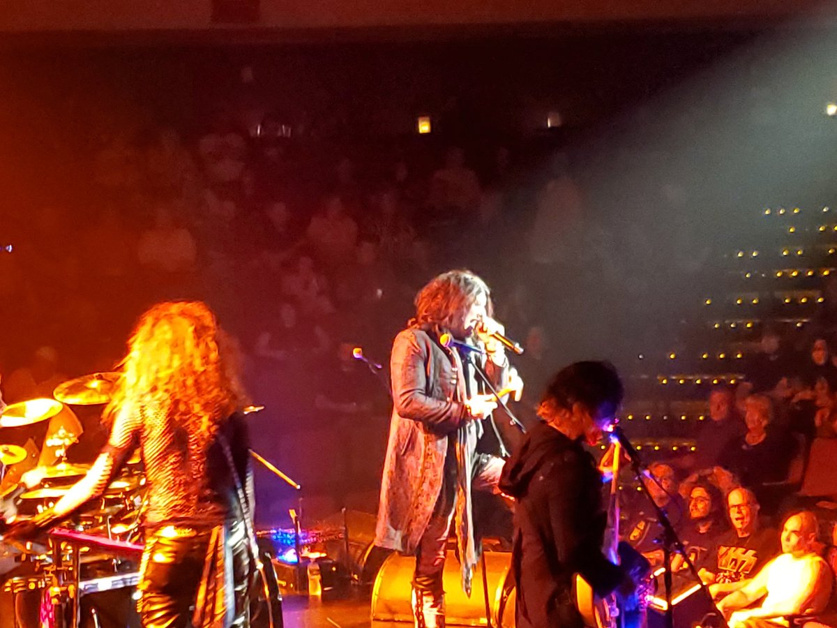 talkinboutrock's tweet photo. Kore Rozzik opening for Ace Frehley at Seneca Niagara Casino. 
@korerozzik https://t.co/Vm4tTdg6Tp