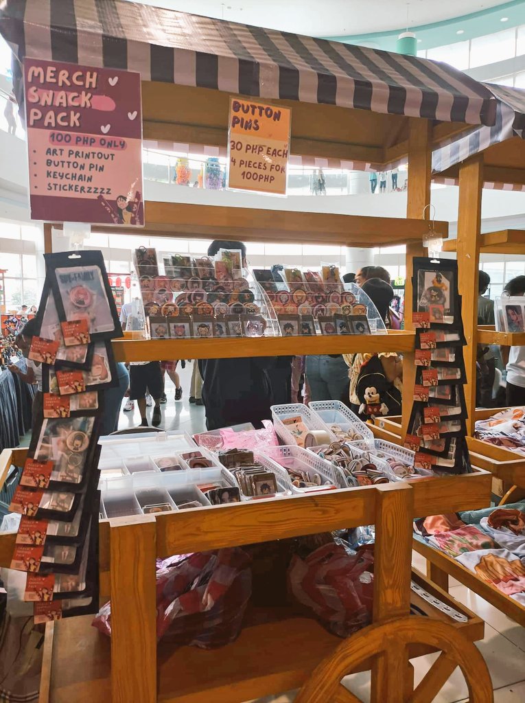 houseoffeelsph's tweet photo. Isekai 2022 at SM City Naga!!! 

Catch us here. https://t.co/nLcYnFPniu