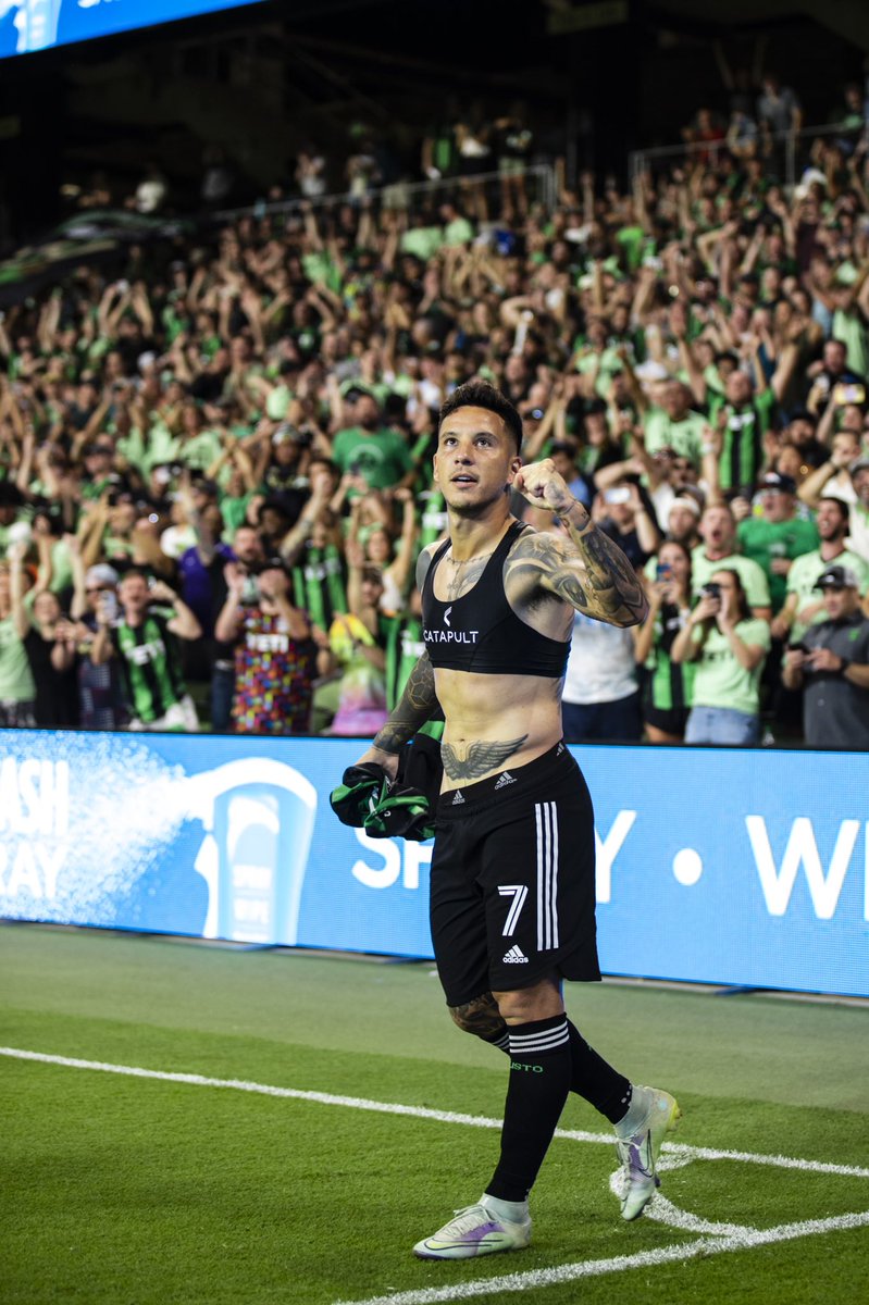 SebadriussiOk's tweet photo. Gracias a cada uno de ustedes💚🖤
Hermosa noche +3💪🏾👏🏾 https://t.co/PN6E1iSq3P
