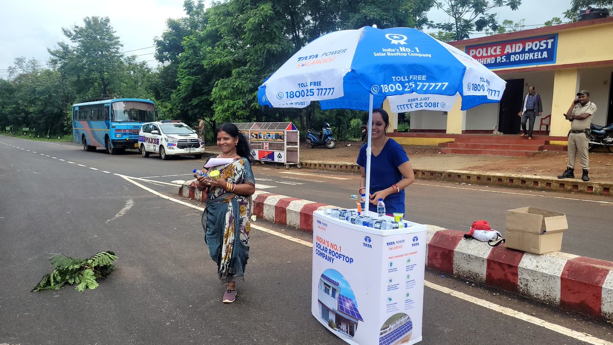 KoelFresh's tweet photo. Happy to share that @KoelFresh in association with @TATAPOWERSOLAR were refreshment partner for RourkelaRuns organized by @RourkelaMC on the eve of 75 Years of Independence.
#koelfresh #rourkela #tatapowersolar #rourkelaruns #AzadiKaAmritMahotsav #azadikaamritmahotsav2022 https://t.co/xQ8xJHzpSt