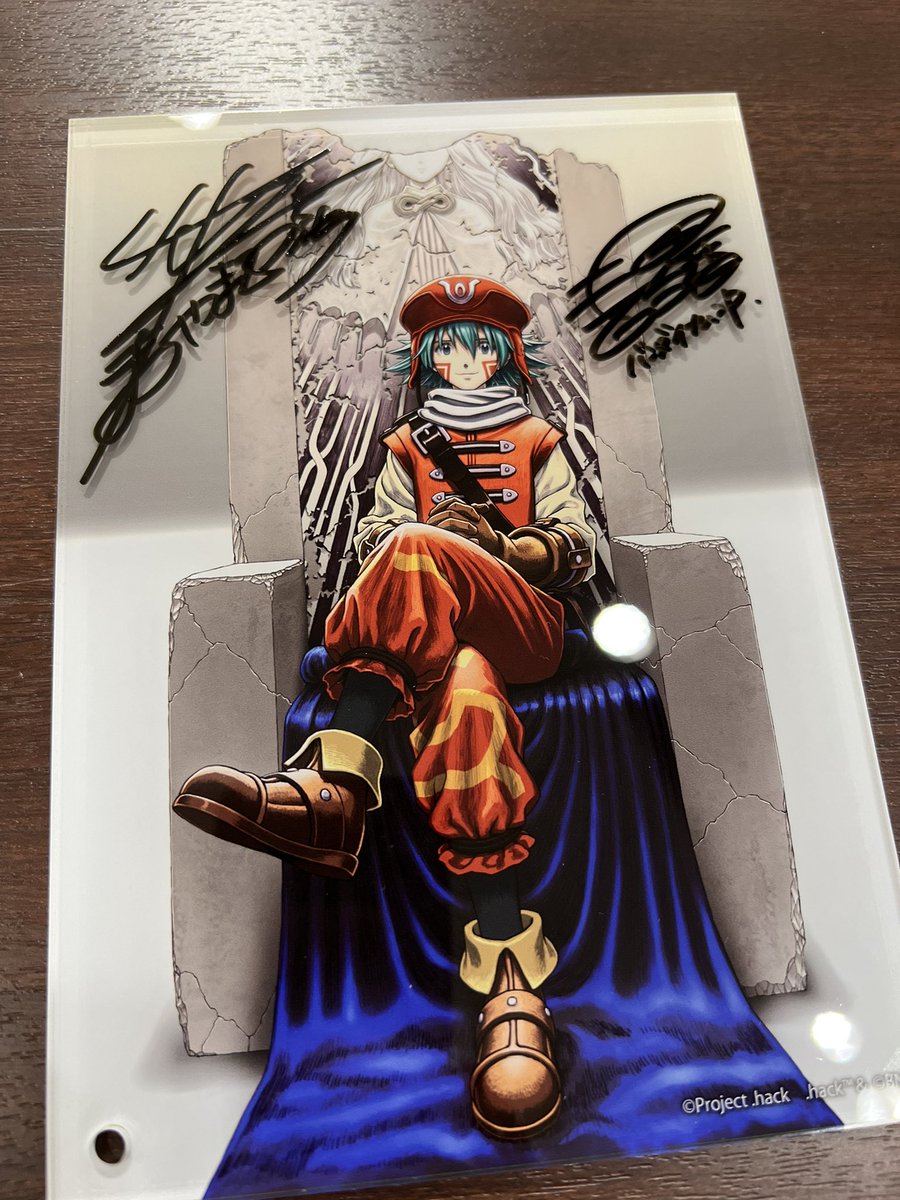 PIROSHI_CC2's tweet photo. 午後からも引き続きサインしたり記念写真を撮ったりしています。

多くの方にお越しいただき感謝です！

わざわざゲームソフトのパッケージを持参される方もいて恐縮です。

嬉しいなぁ。

#ドットハック https://t.co/ayMRxEW7UZ