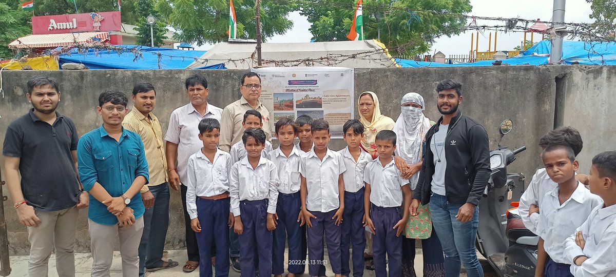 Tirthraj1920's tweet photo. To get the Awareness about the importance and recreational new facilities of the vatva lake by provide the posters at the lake.  
 #MissionAmritSarovar
#AICTE
#MoHUA
#vatvavillagelake
#silveroakuniversity
#HarGharTiranga 
#AmritMahotsav https://t.co/AoEOsyKFf0