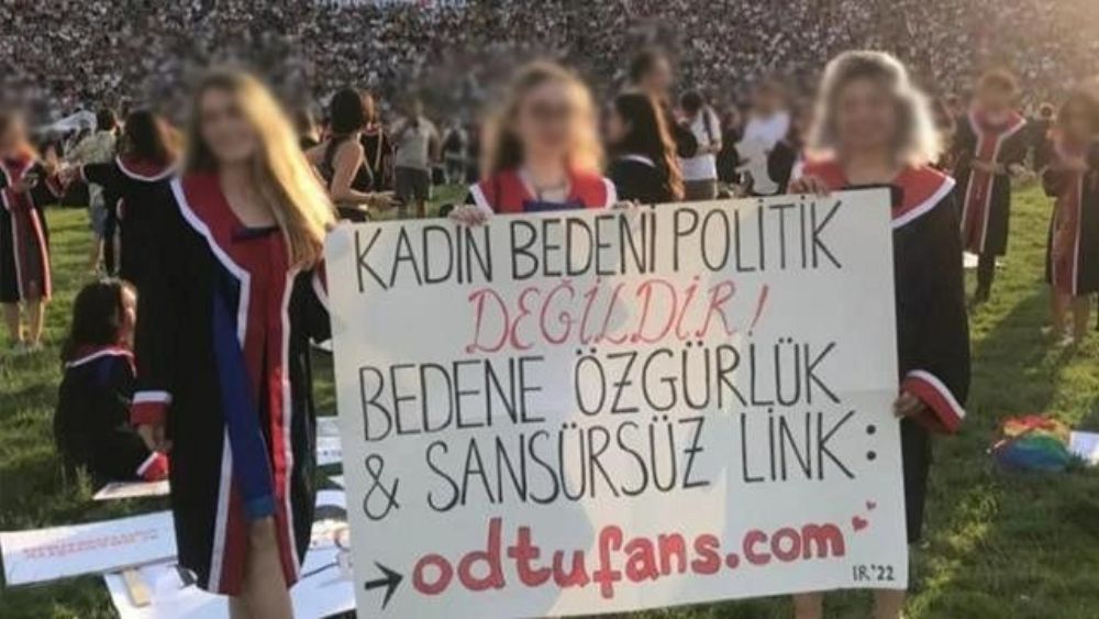 solhaberportalY's tweet photo. 'Benim bedenim, benim kararım' yeter mi: Kadın bedeni ne kadar politiktir?

https://t.co/66IxBB6Lr2 https://t.co/d3TelUu9dl
