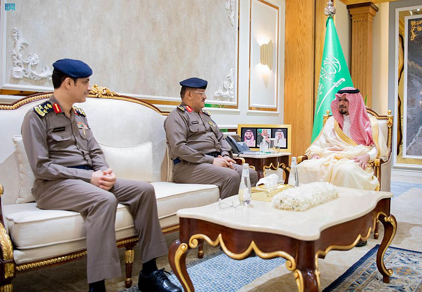 SPAregions's tweet photo. سمو أمير الحدود الشمالية بالنيابة يستقبل مديري الدفاع المدني بالمنطقة السابق والمعين حديثا.
https://t.co/qnAI4tINTI
#واس_عام https://t.co/pGB23RBaRM